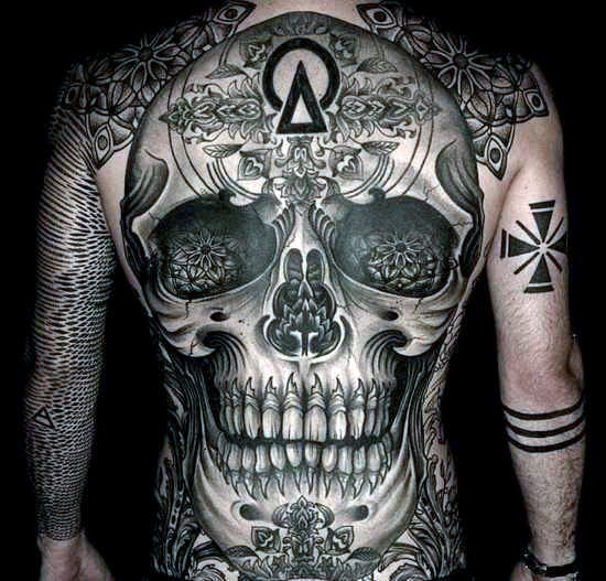 tatuaggio schiena 945