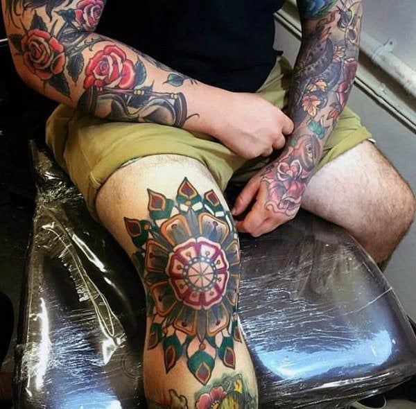 tatuaggio ginocchio 135