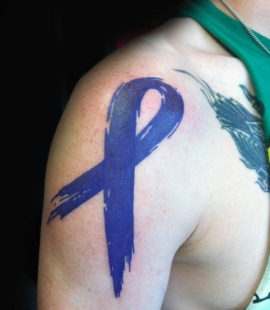 tatuaggio nastro contro cancro 147