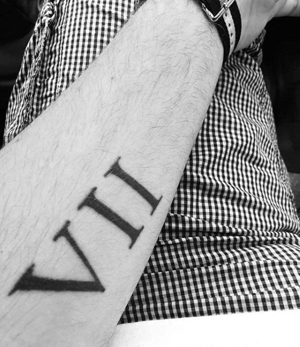tatuaggio numero romano 179
