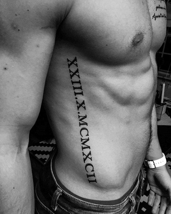 tatuaggio numero romano 83