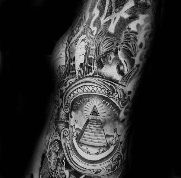 tatuaggio piramide egitto 155