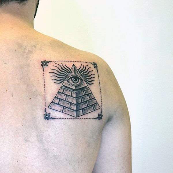 tatuaggio piramide egitto 41
