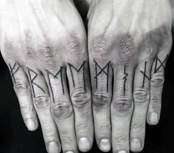 80 Tatuaggi con le rune vichinghe (con significato)