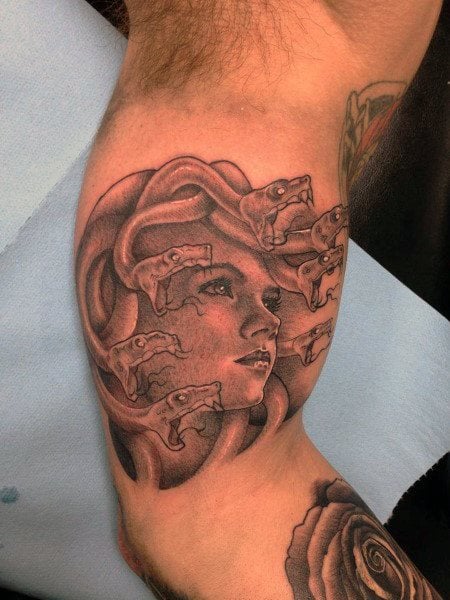 tatuaggio medusa 108