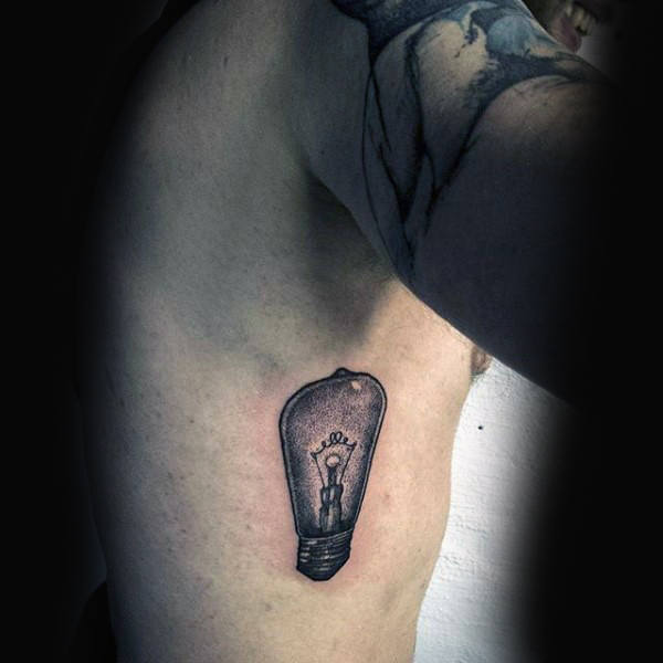 tatuaggio lampadina 31