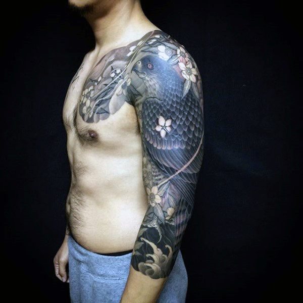 tatuaggio falco 138