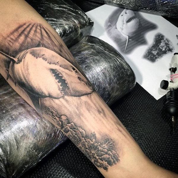 tatuaggio squalo 176