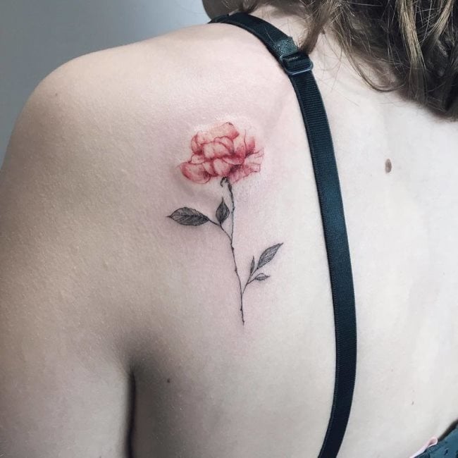 tatuaggio rosa 151