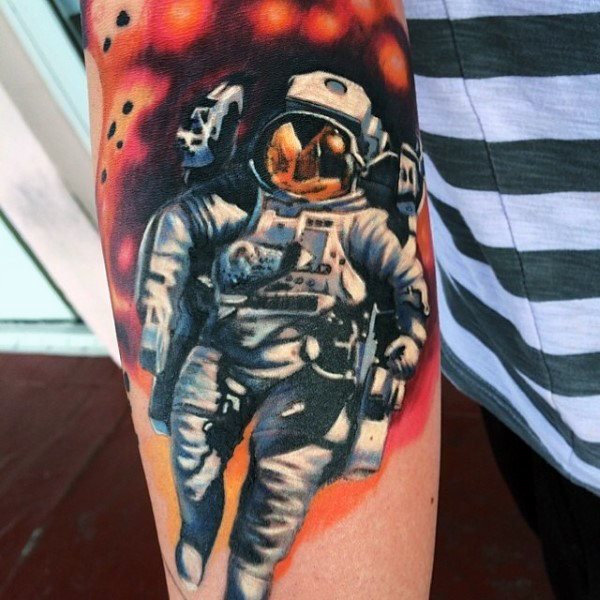 tatuaggio astronomia astronauta 157