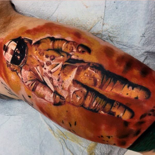 tatuaggio astronomia astronauta 217