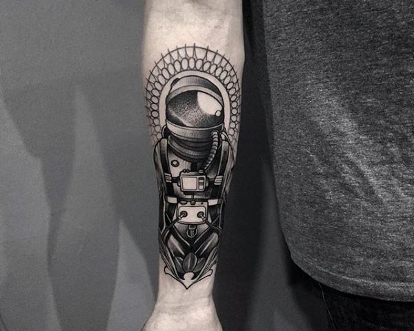 tatuaggio astronomia astronauta 293