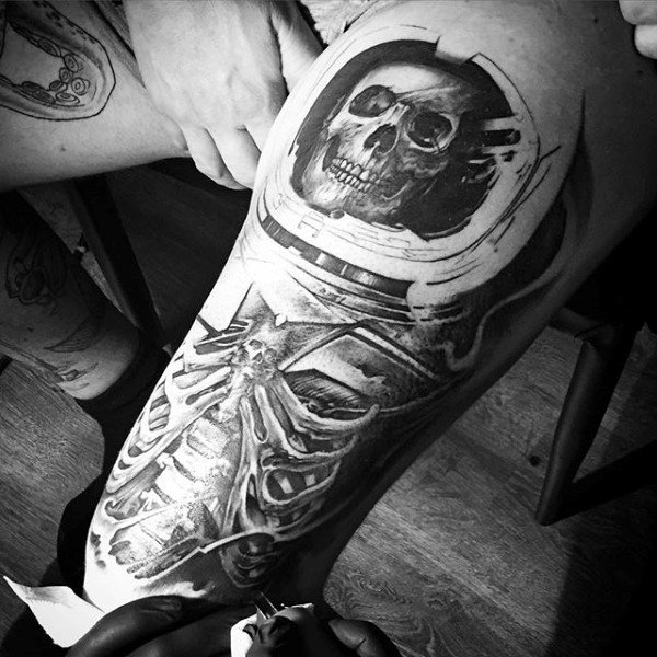 tatuaggio astronomia astronauta 337