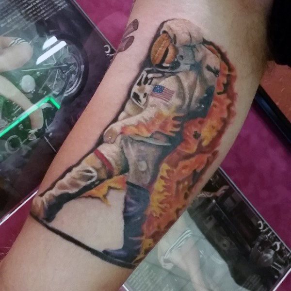 tatuaggio astronomia astronauta 93