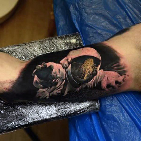 tatuaggio astronomia astronauta 97