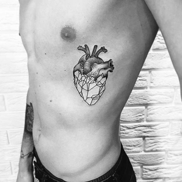 tatuaggio cuore spezzato 50