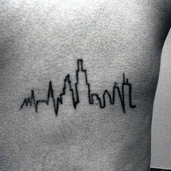 tatuaggio elettrocardiogramma frequenza cardiaca 13