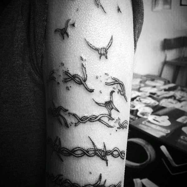 tatuaggio filo spinato 97