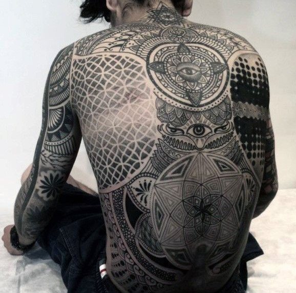 tatuaggio geometria sacra 65