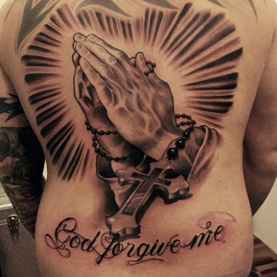 tatuaggio mani in preghiera 333