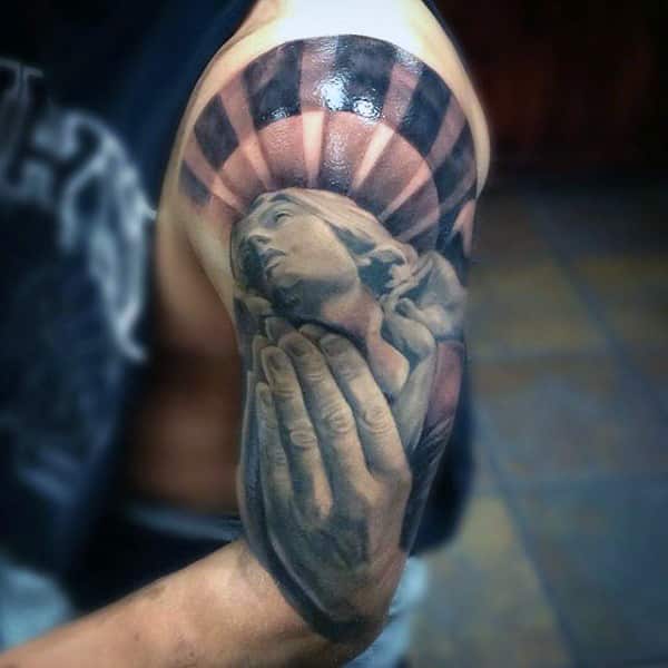 tatuaggio mani in preghiera 393