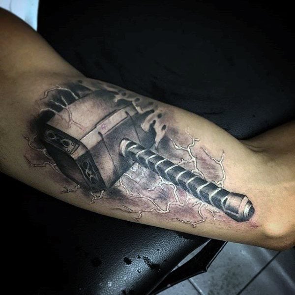 tatuaggio mjolnir martillo thor 01