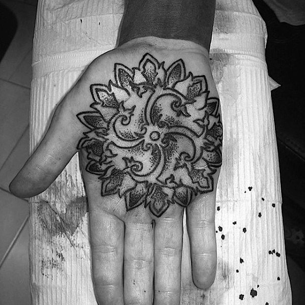 tatuaggio palmo della mano 07