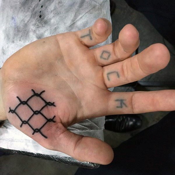 tatuaggio palmo della mano 160