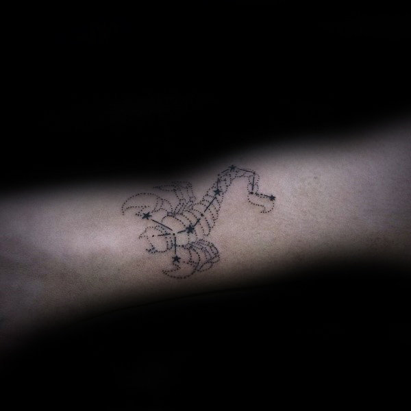 tatuaggio segno scorpione 283
