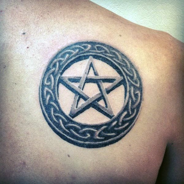 tatuaggio stella pentacolo 129