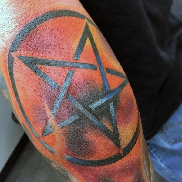 tatuaggio stella pentacolo 137