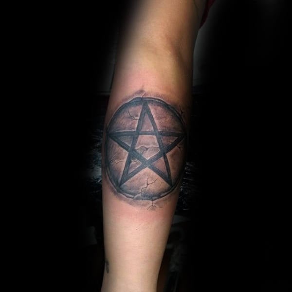 tatuaggio stella pentacolo 17
