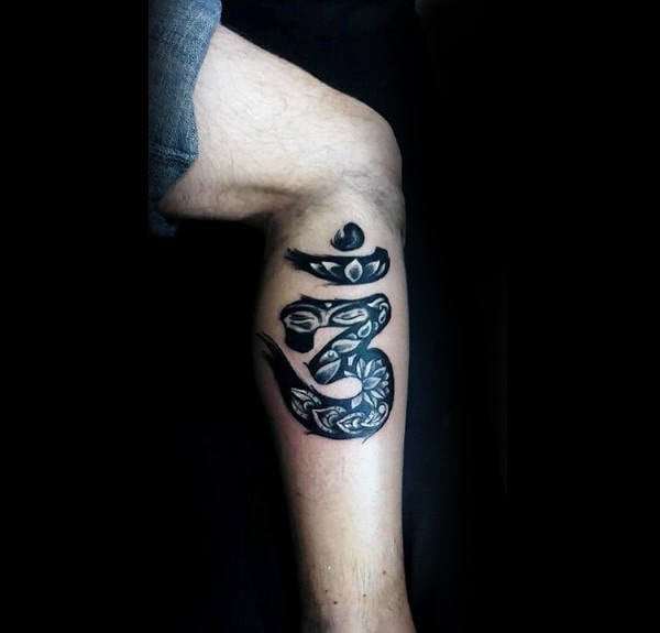 tatuaggio simbolo om 36