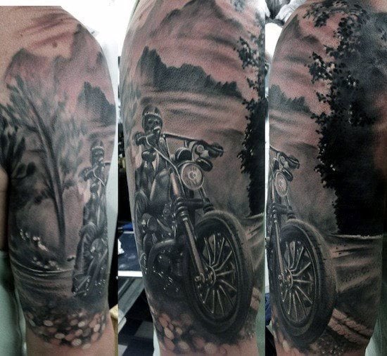 tatuaggio motociclista 44