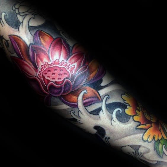 tatuaggio fiore di loto 115