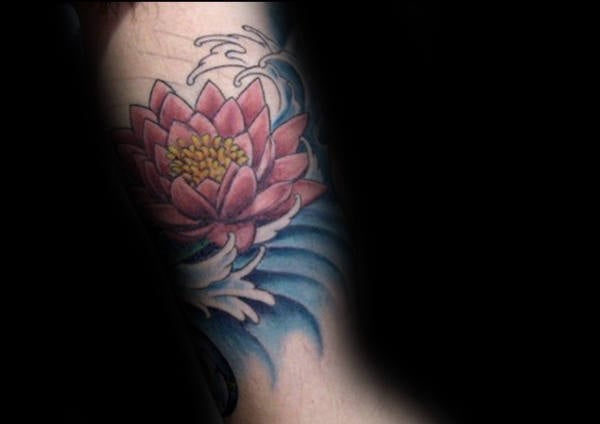 tatuaggio fiore di loto 22