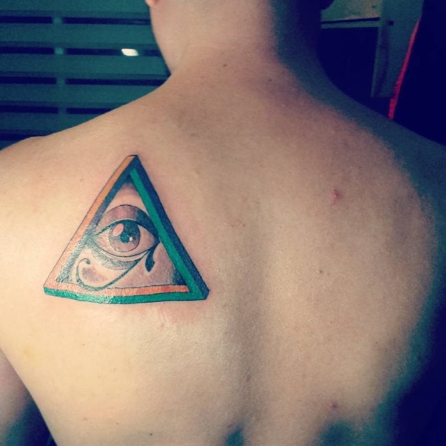 tatuaggio occhio di ra 181