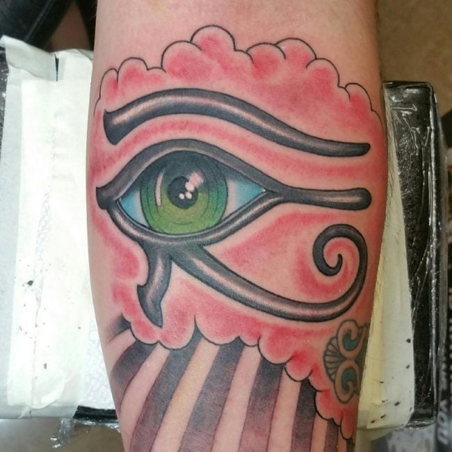 tatuaggio occhio di ra 190