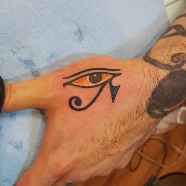 tatuaggio occhio di ra 226