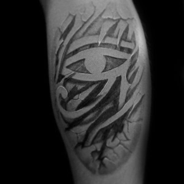tatuaggio occhio di horo 24