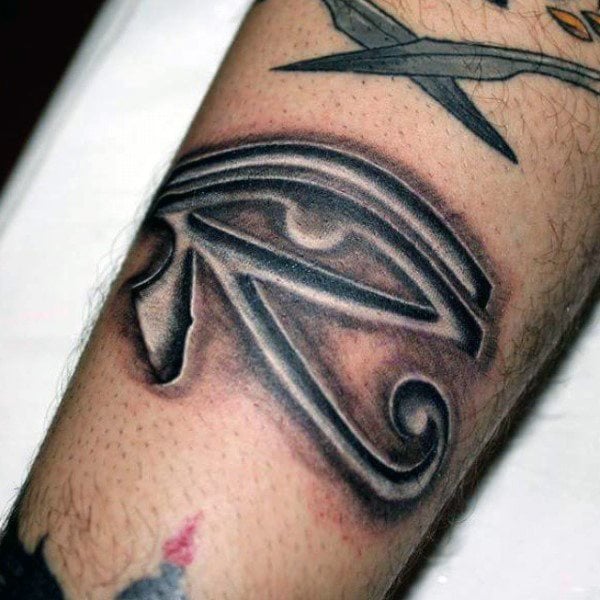 tatuaggio occhio di horo 25