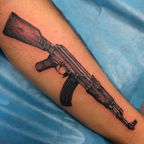 tatuaggio arma ak47 19