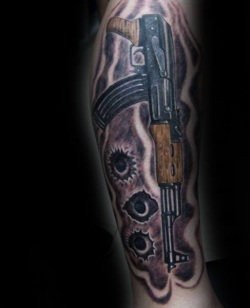 tatuaggio arma ak47 51