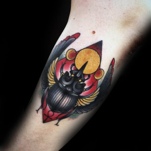 tatuaggio scarabeo 77