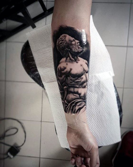 tatuaggio statua romana 91