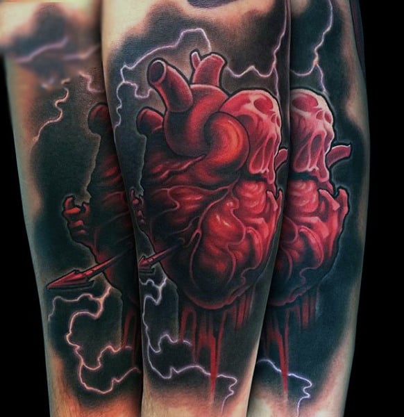 tatuaggio cuore anatomico 19