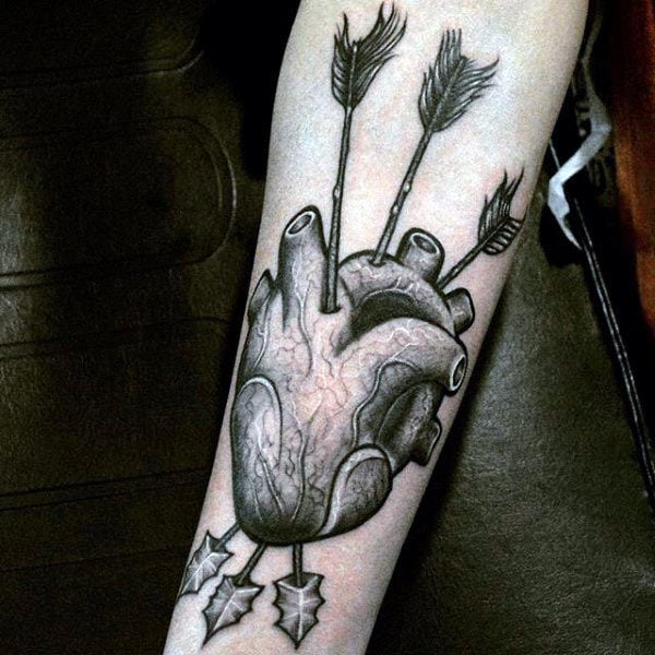 tatuaggio cuore anatomico 43