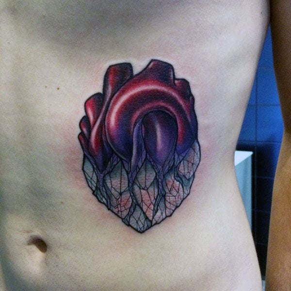 tatuaggio cuore anatomico 49