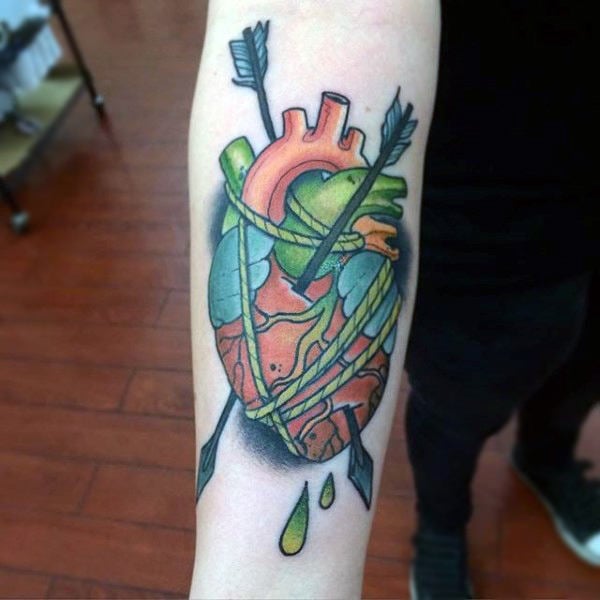 tatuaggio cuore anatomico 59