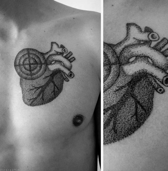 tatuaggio cuore anatomico 69